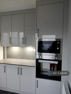 3 bedroom terraced house to rent, Humber Way, Langley, SL3