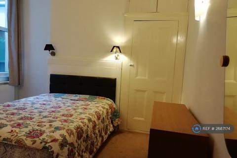 undefined, Shamrock St, London, SW4