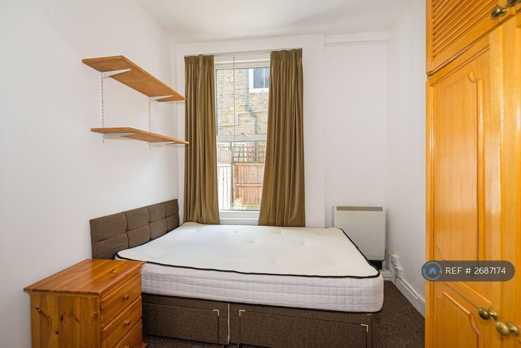 Small Lounge Or Optional Bedroom 2