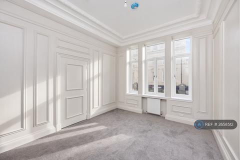 2 bedroom flat to rent, West Street, Brighton, BN1