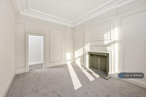 2 bedroom flat to rent, West Street, Brighton, BN1