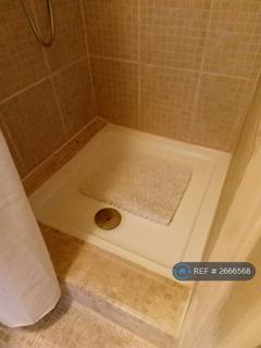1 bedroom flat to rent, Battersea Bridge Road, London, SW11