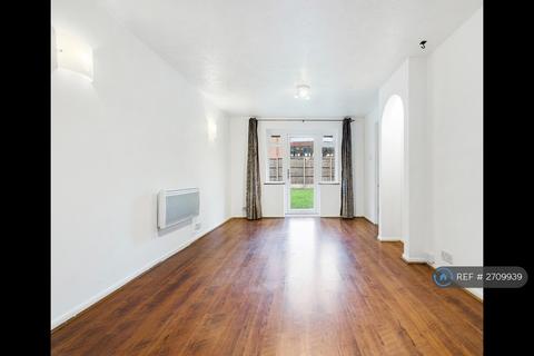 2 bedroom flat to rent, Cotton Avenue, London, W3