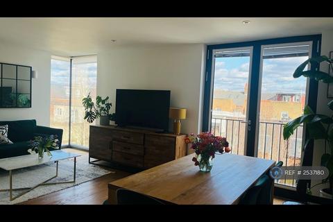 2 bedroom flat to rent, London, London, W4