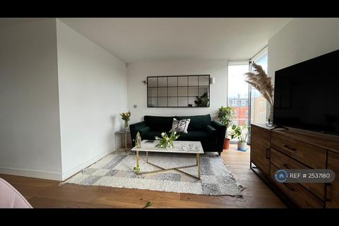 2 bedroom flat to rent, London, London, W4