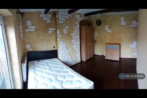 1 bedroom in a house share to rent, Moorside Road, Bromley, BR1