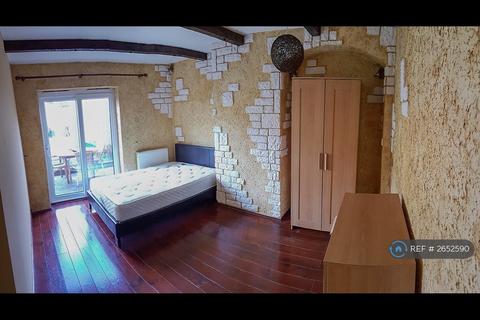 1 bedroom in a house share to rent, Moorside Road, Bromley, BR1