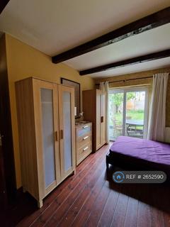 1 bedroom in a house share to rent, Moorside Road, Bromley, BR1