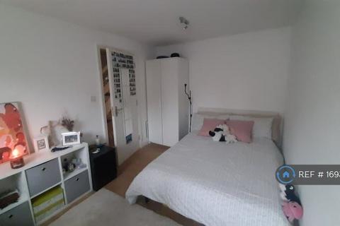 undefined, Greatfields Drive, Uxbridge, UB8