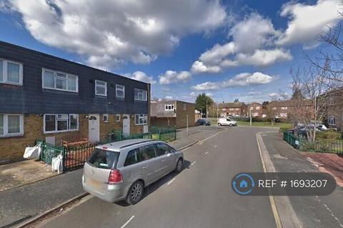 undefined, Greatfields Drive, Uxbridge, UB8