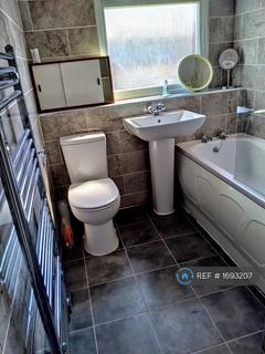 3 bedroom terraced house to rent, Greatfields Drive, Uxbridge, UB8