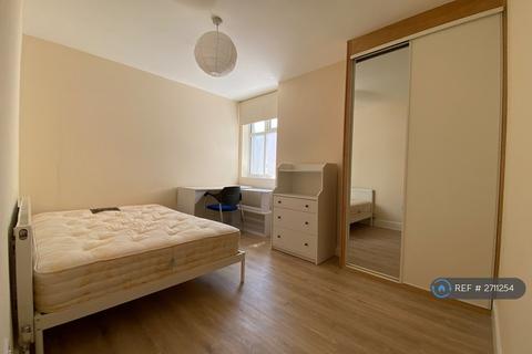 1 bedroom in a house share to rent, Lees Road, Uxbridge, UB8