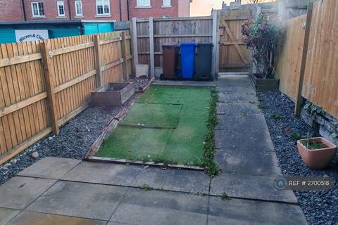 4 bedroom terraced house to rent, Chamberlain Close, Uttoxeter, ST14