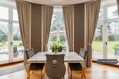 2 bedroom flat to rent, Westhorpe House, Marlow, SL7