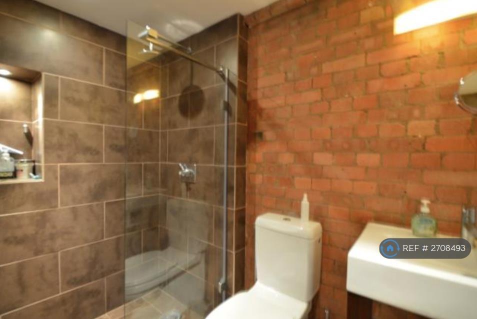 Walk-In Shower And Wc