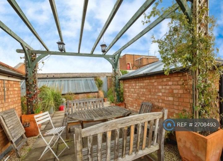 Communal Roof Terrace