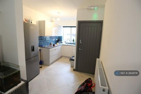 1 bedroom in a house share to rent, Thames Road, Walsall, WS3
