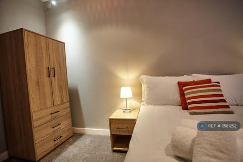 2 bedroom flat to rent, Malta Street, Manchester, M4