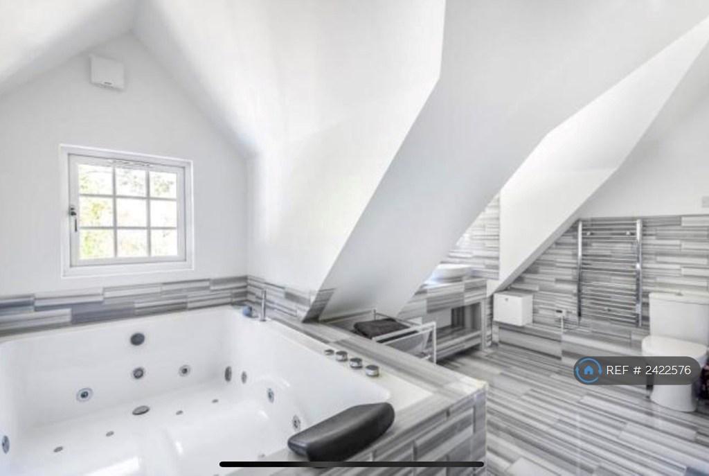 Master Ensuite Bathroom