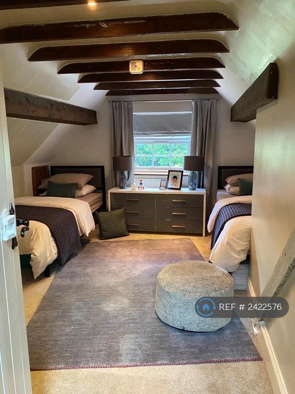 Bedroom 5 (Twin Beds)