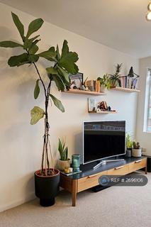 1 bedroom flat to rent, Du Cane Court, London, SW17