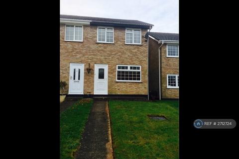 2 bedroom semi-detached house to rent, Lowertown Close, Saltash, PL12