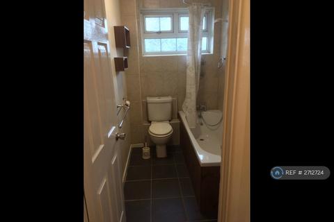 2 bedroom semi-detached house to rent, Lowertown Close, Saltash, PL12