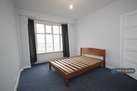 Studio to rent, Acton House, London, W3