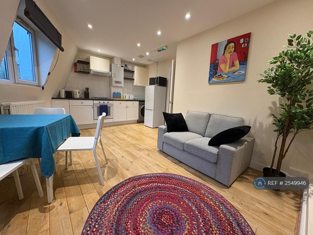 Salon/Kitchen