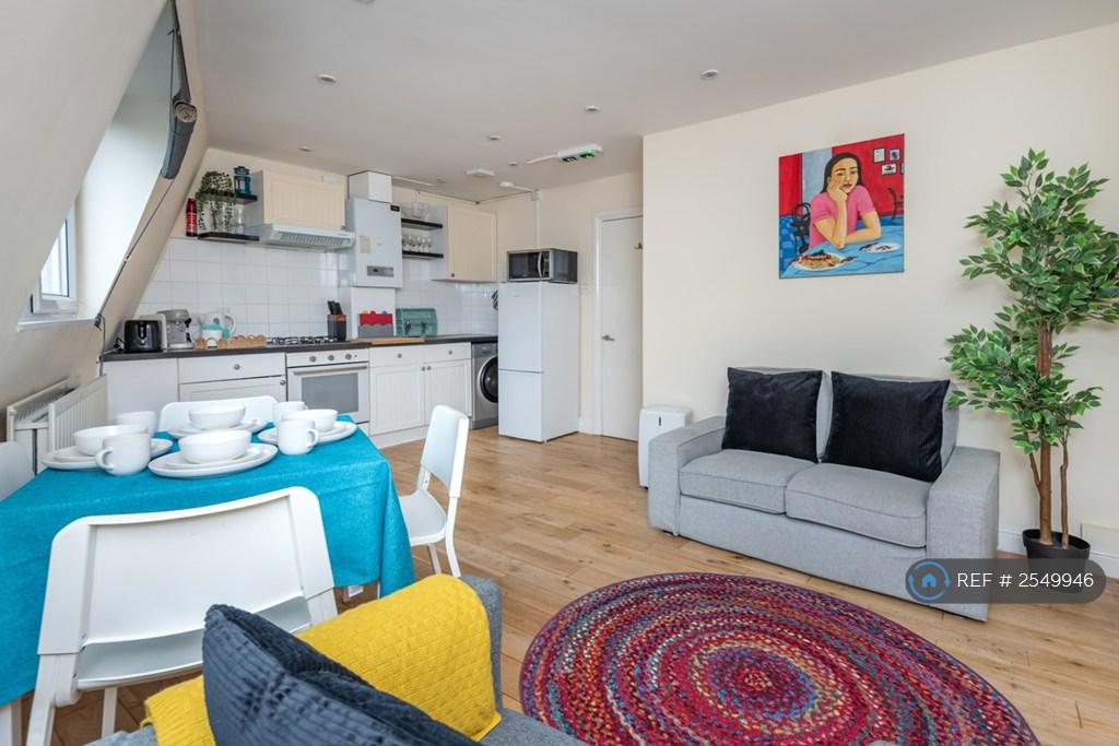 Salon/Kitchen