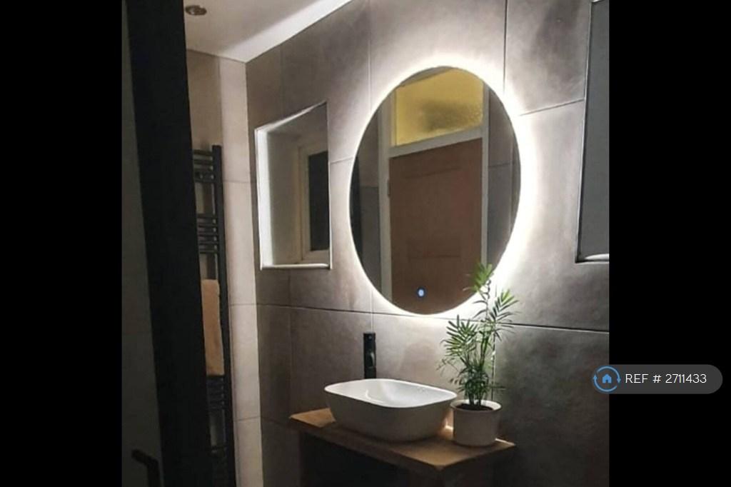 Upstairs Bathroom