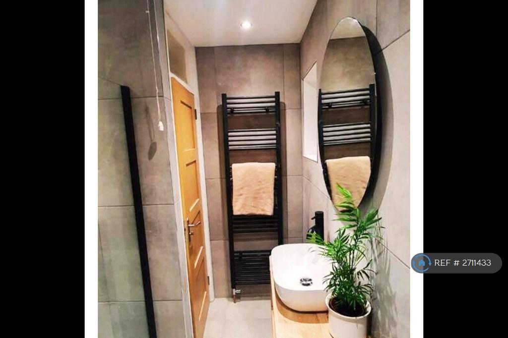 Upstairs Bathroom