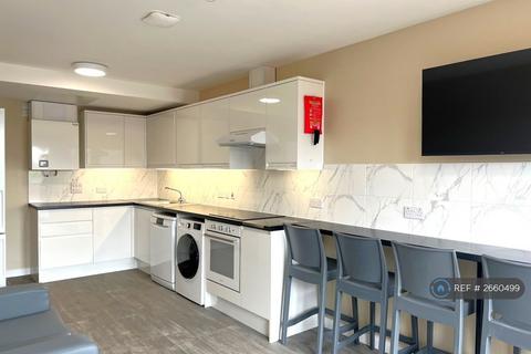 6 bedroom flat to rent, Stokes Croft, Bristol, BS2