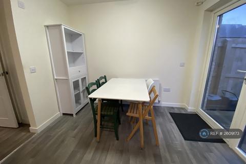 5 bedroom detached house to rent, Glenalmond Place, Edinburgh, EH11
