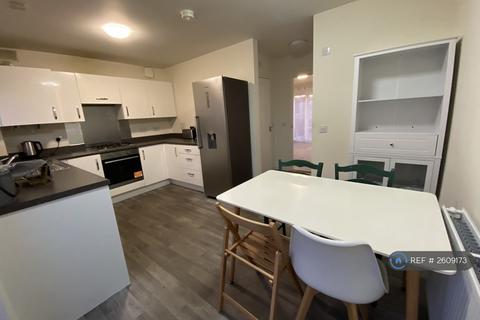 5 bedroom detached house to rent, Glenalmond Place, Edinburgh, EH11