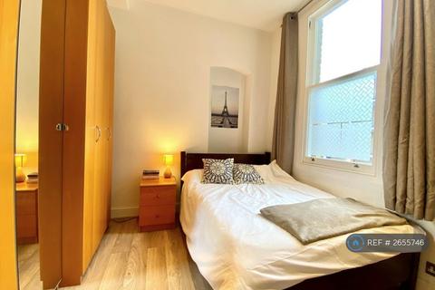 1 bedroom flat to rent, Whitecross Street, London, EC1Y