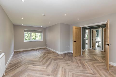 undefined, Rusland Court, Oakfield, Sale