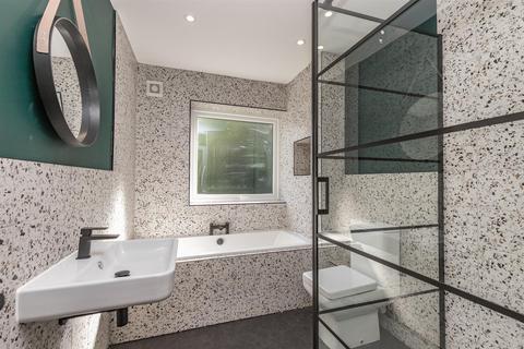 undefined, Rusland Court, Oakfield, Sale