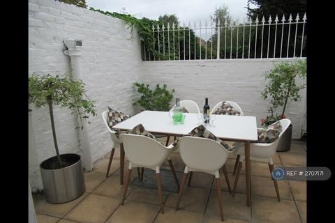 2 bedroom flat to rent, Lollard Street, London, SE11