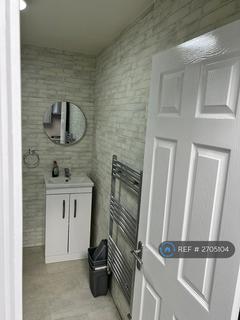 undefined, Munster Avenue, Hounslow, TW4