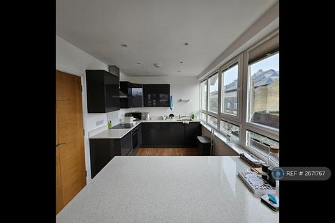 2 bedroom flat to rent, St. Giles Court, Bristol, BS1