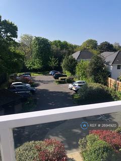 2 bedroom flat to rent, Park Court, Poole, BH14