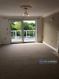 2 bedroom flat to rent, Park Court, Poole, BH14