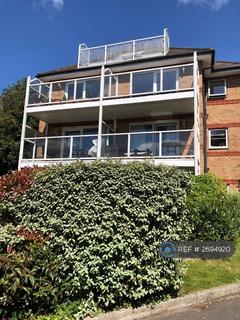 2 bedroom flat to rent, Park Court, Poole, BH14