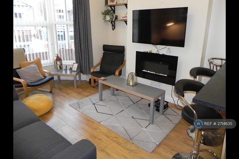 2 bedroom flat to rent, Duesbery Street, Hull, HU5