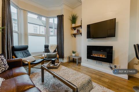 2 bedroom flat to rent, Duesbery Street, Hull, HU5