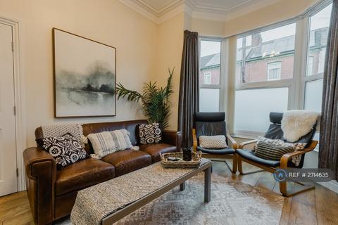 2 bedroom flat to rent, Duesbery Street, Hull, HU5