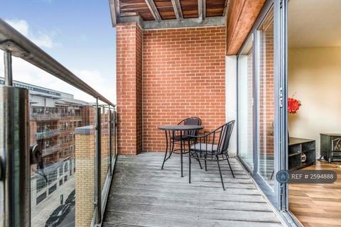 2 bedroom flat to rent, Medlock Place, Manchester, M15
