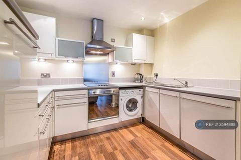 2 bedroom flat to rent, Medlock Place, Manchester, M15