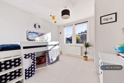 3 bedroom maisonette to rent, Balvernie Grove, London, SW18